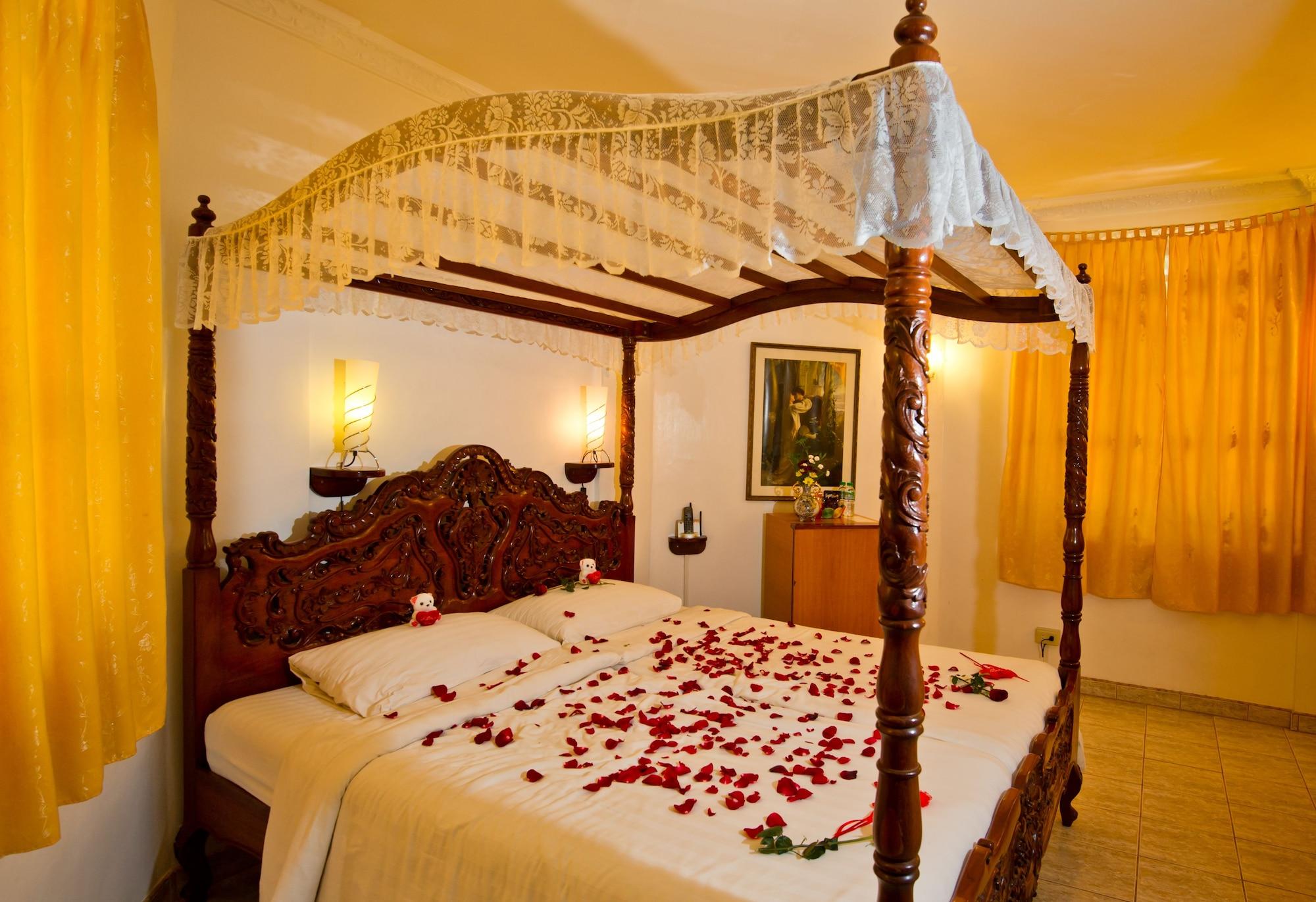 Dolce Vita Hotel Puerto Princesa Екстер'єр фото
