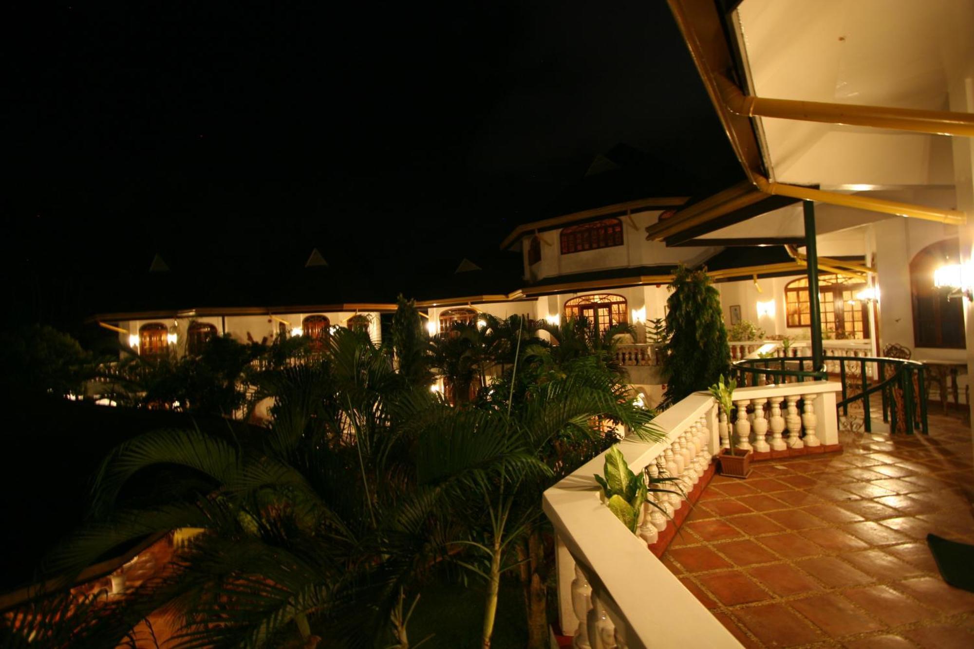Dolce Vita Hotel Puerto Princesa Екстер'єр фото